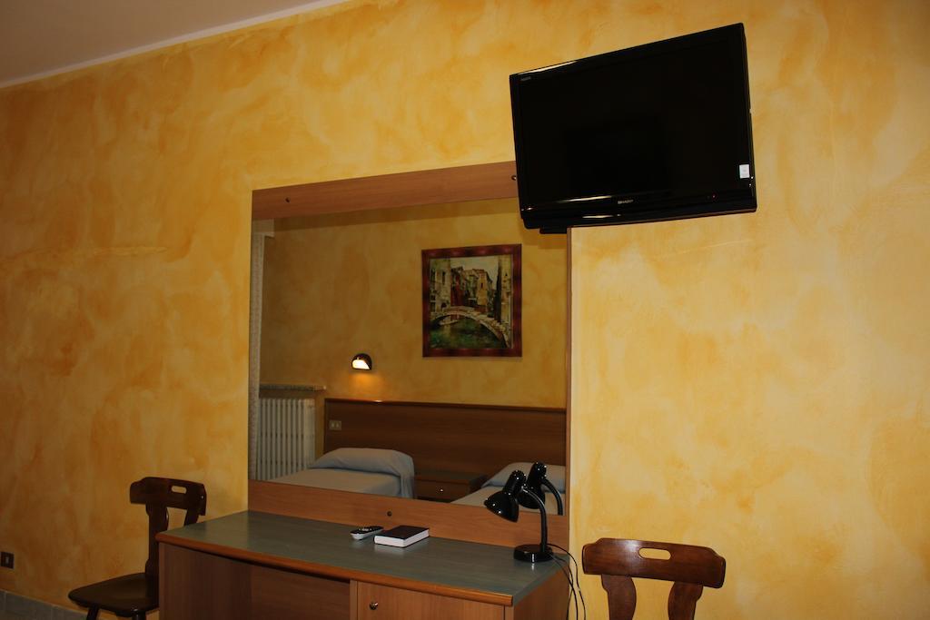 Albergo Napoleone SantʼAmbrogio di Valpolicella Oda fotoğraf