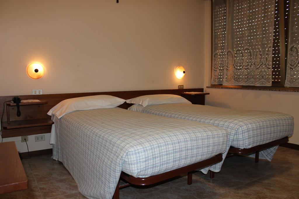 Albergo Napoleone SantʼAmbrogio di Valpolicella Oda fotoğraf